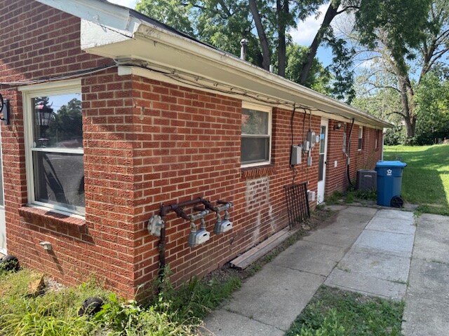 Building Photo - 4335 Richland Ave
