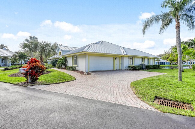 Building Photo - 8120 SE Waterway Dr