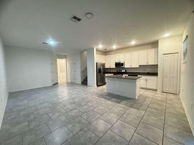 Building Photo - 7465 Stone Crk Trl