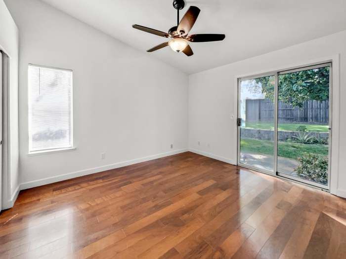 Building Photo - 1041 Shenencock Way