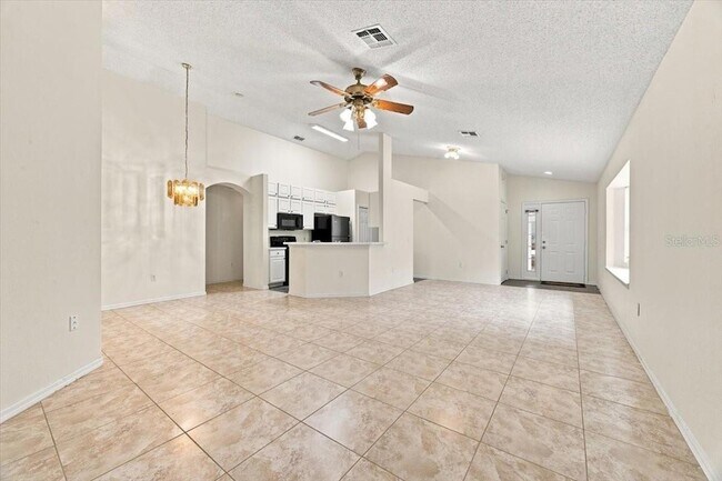 Building Photo - 2393 Paulette Dr