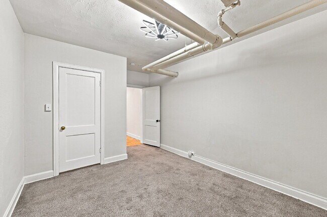 Building Photo - 1,795.95, 2-bedroom, 1-bathroom Updated in Great Denver Location!