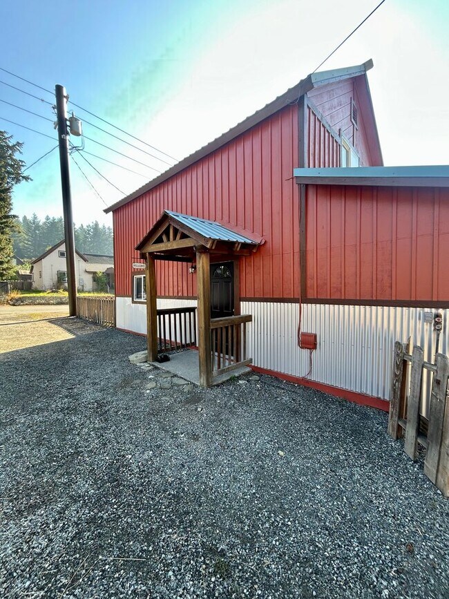 Building Photo - 8230 WA-903