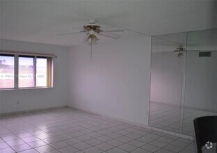 Building Photo - 14830 Naranja Lakes Blvd