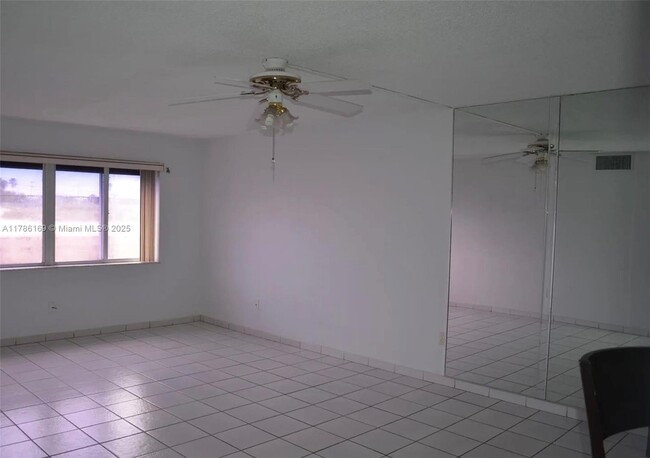 Primary Photo - 14830 Naranja Lakes Blvd