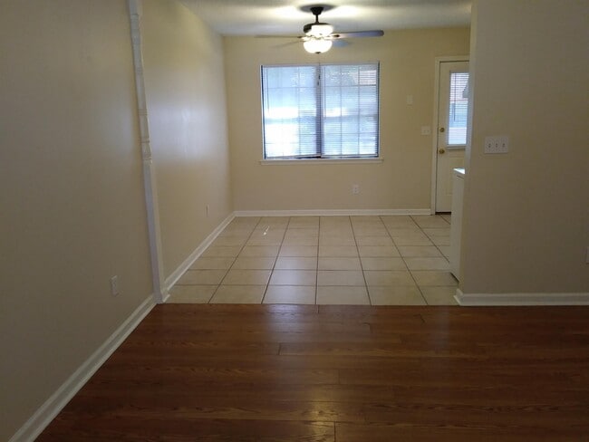 Building Photo - 1602 Carolwood Ct