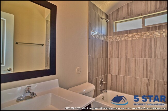 Building Photo - 452 Isaias Ave.