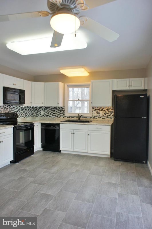 Building Photo - 8218 Heron Ln