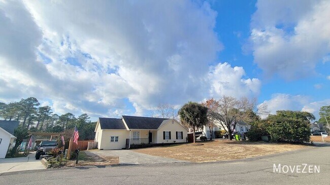 Building Photo - 903 Balfoure Dr