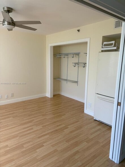 Building Photo - 3520 Oaks Way