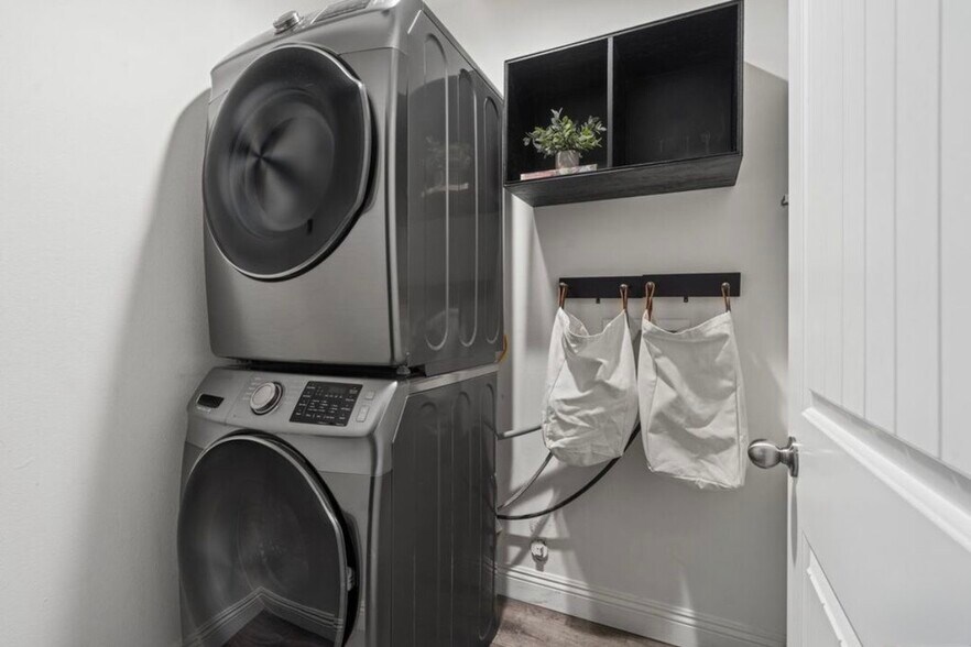 In unit washer dryer - 5434 4th Ave