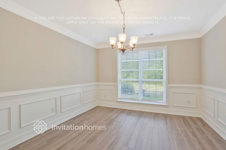 Building Photo - 2617 Lone Oak Trail