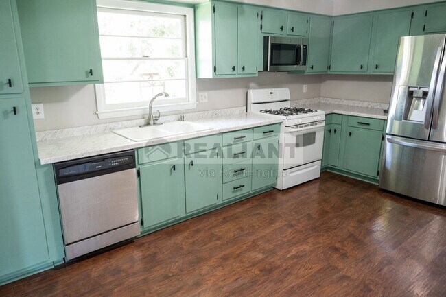 Building Photo - 517 N 3rd St