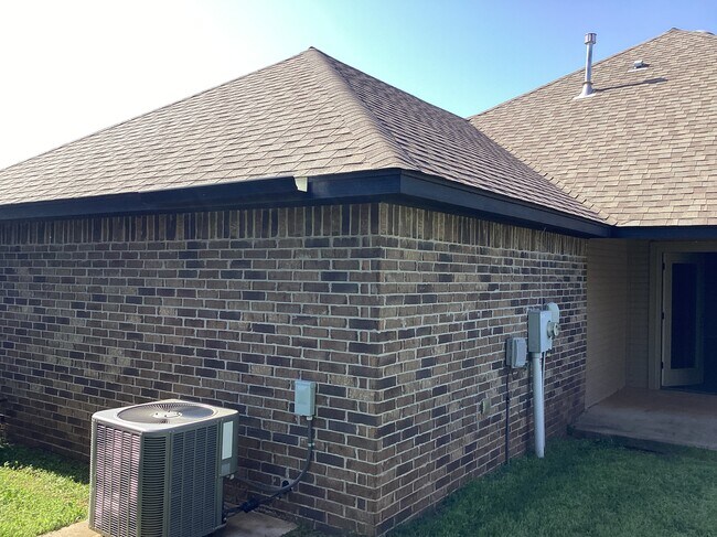 Building Photo - 11613 SW 20th St