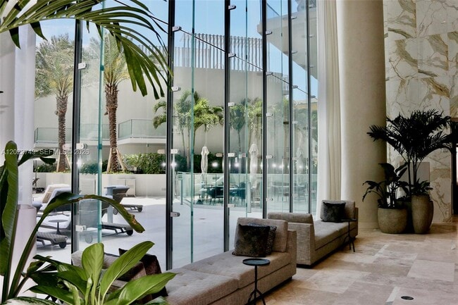 Building Photo - 18501 Collins Ave
