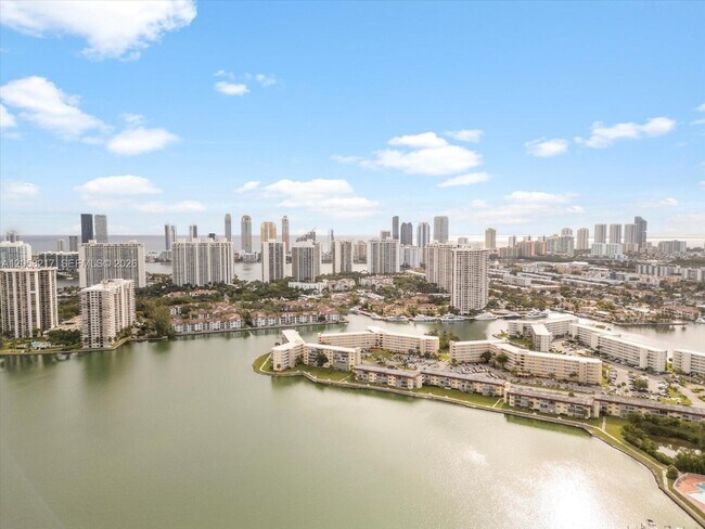 Building Photo - 18071 Biscayne Blvd