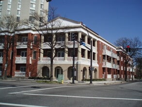 Building Photo - 450 W Princess Anne Rd