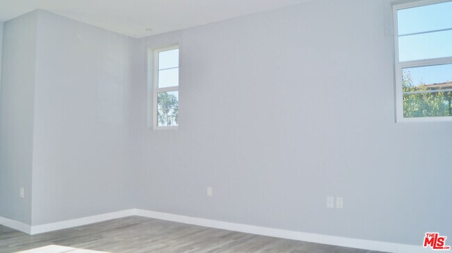 Building Photo - 1111 Echo Park Ave