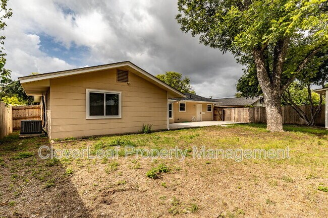 Building Photo - 6331 Peace Pipe Dr
