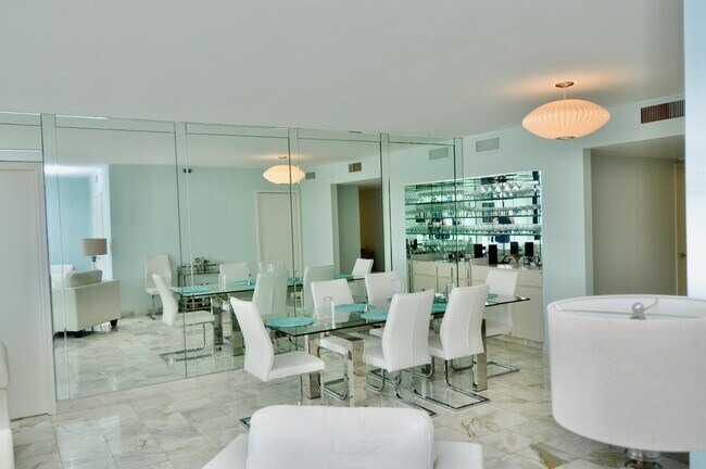 Building Photo - 2660 S Ocean Blvd