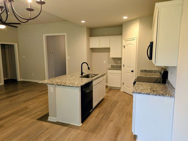 Building Photo - 136 Segovia Wy