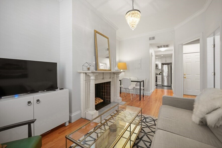 Building Photo - 35 Marlborough St