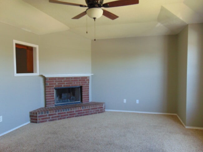 Building Photo - 2703 108th St