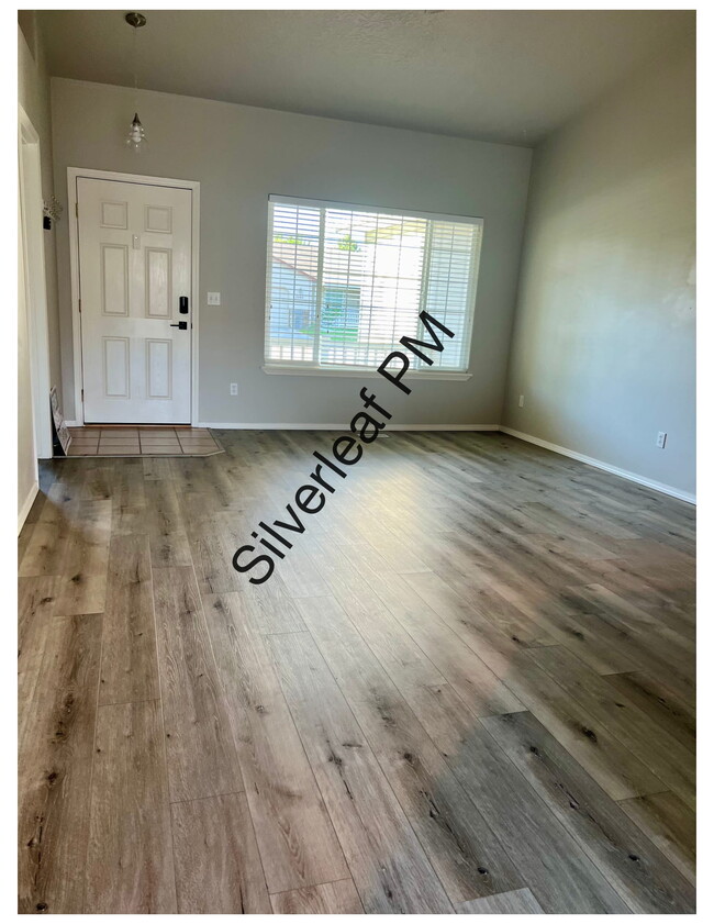 Building Photo - 2095 W Swallowtail Pl