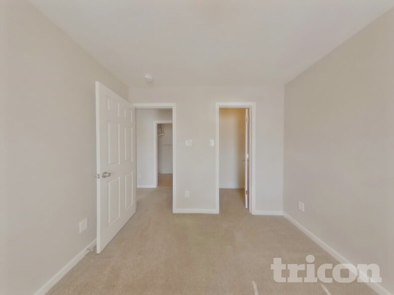 Building Photo - 301 Ranlo Ave