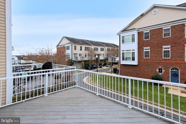 Building Photo - 25121 Gunnery Square