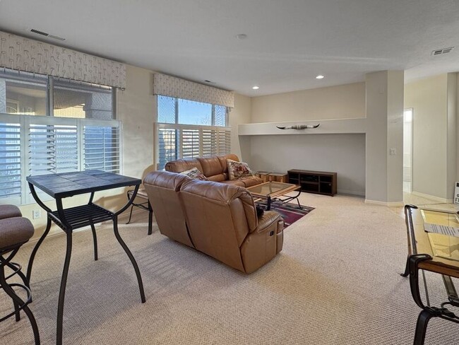 Building Photo - 3763 E Sandstone Way