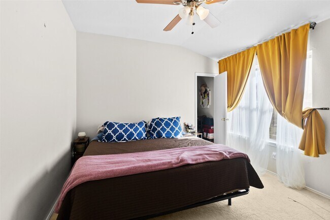 Building Photo - 615 Ashlen Dr