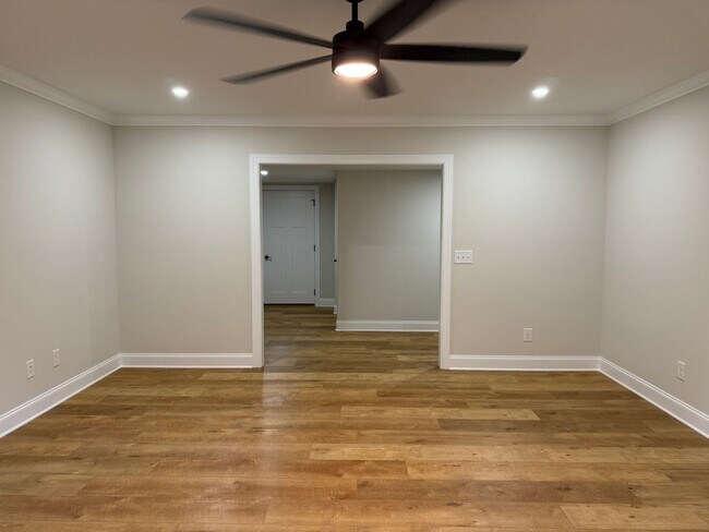 Building Photo - Short term Rental Home!