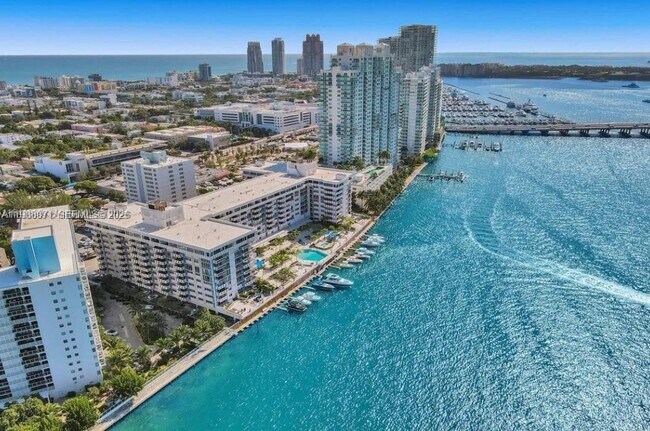 Building Photo - 800 West Ave