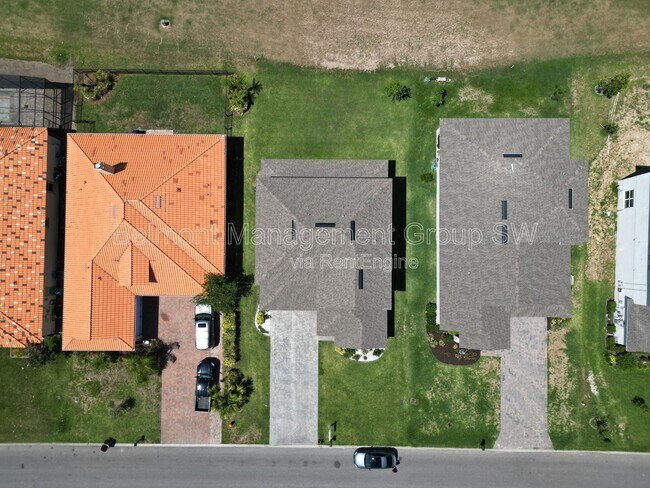 Building Photo - 30053 Island Club Dr