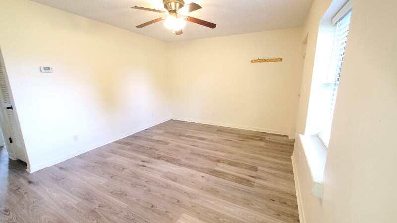 Building Photo - 210 Bolton Cir