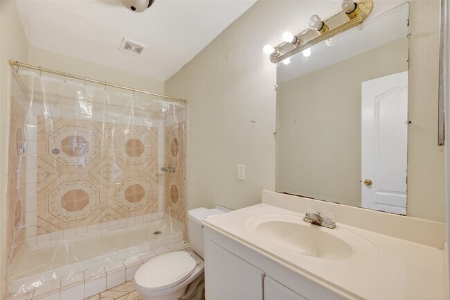 Building Photo - 968 Garapan St