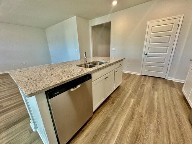 Building Photo - Three Bedroom Single Level Home in the Retreat at East Argent!