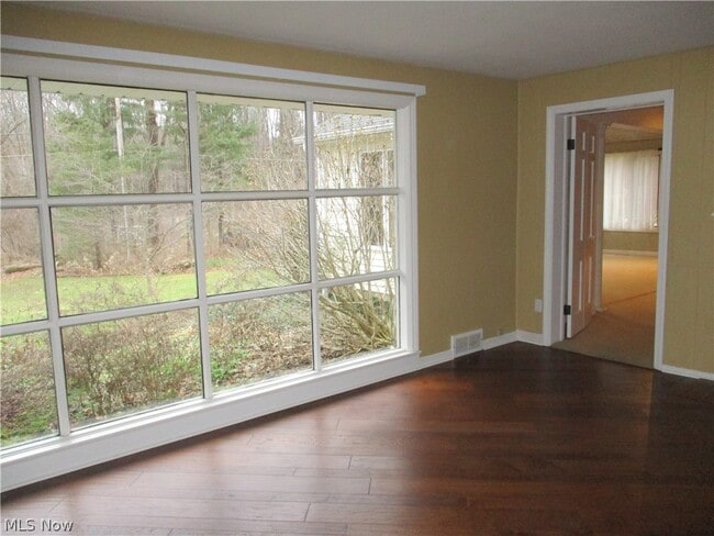 Building Photo - 17084 Sunset Dr