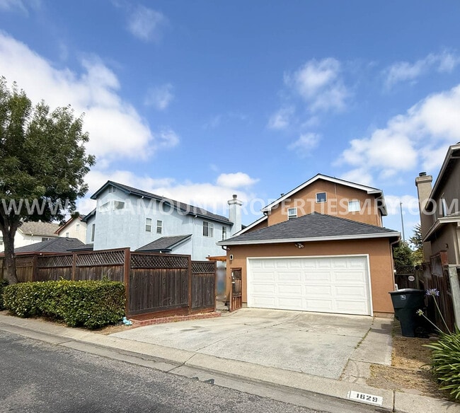 Building Photo - 1629 Beacon Hill Dr