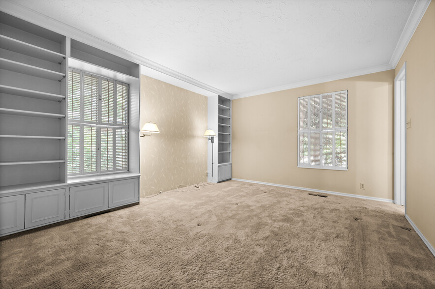 Master bedroom - 1480 E Millbrook Way