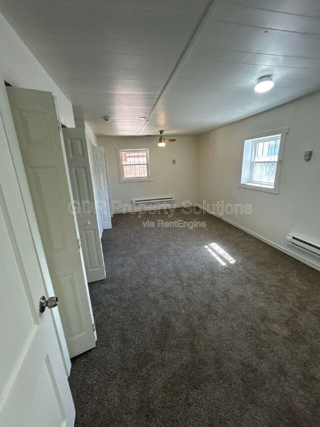 Building Photo - 116 Princeton Dr SE