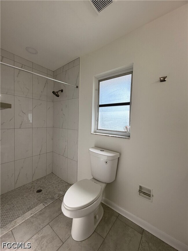Building Photo - 334 SE 47th Terrace