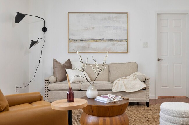 Building Photo - 163 Silver Lake Rd