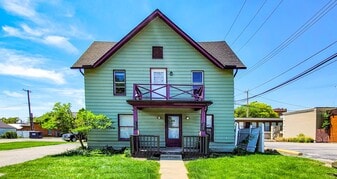 Building Photo - 267 Amelia St