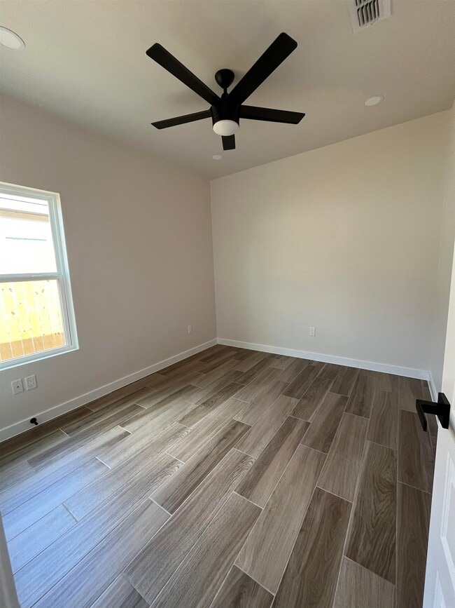 Building Photo - 5731 Beefalo Ln