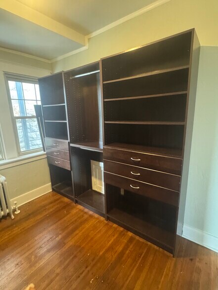 Bonus closet/dressing area - 201 S Atlantic Ave