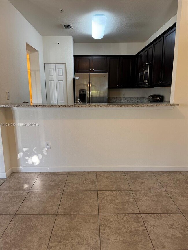 Building Photo - 10600 NW 88th St