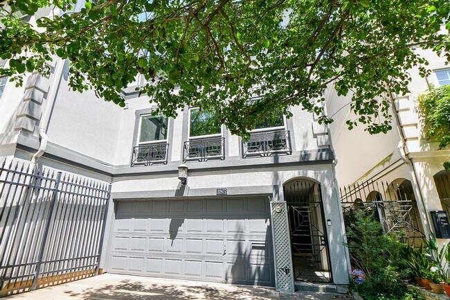 Building Photo - 1807 Elmen St