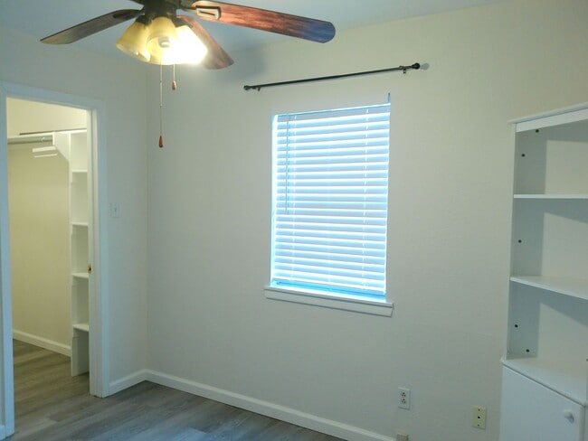 Building Photo - 2930 E Harrington Dr